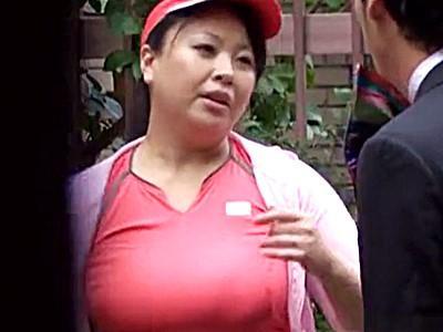 『チェリー卒業させて下さい』ランニング中のボイン人妻ナンパ！ダイナマイトな巨乳おばさんの豊満オ●ンコで筆おろし！