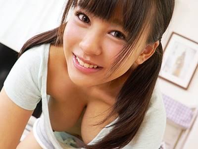 【VR動画】「触ってみちゃう？」爆乳おっぱい美少女がノーブラで乳首ポロリ！肉感密着巨乳パイズリで絶頂！夕美しおん