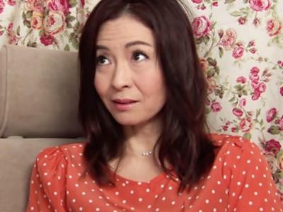 「洗ってないから臭いわよ」一流のセレブ熟女ナンパ！トップクラスの素人五十路おばさんが年下男と乱れ絡みあう交尾！！