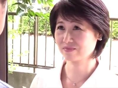 《熟女人妻》再婚相手よりも、年増な前の女房がいい！！久しぶりに再会した元妻と熱いキスからセックスで合体♡【金杉里織】