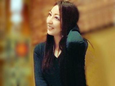 《素人♡人妻ナンパ》相席居酒屋で35歳のおばさんゲット♡ 三十路の美熟女お持ち帰りして不倫セックス盗撮・中出し成功♪