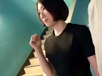 《人妻・不倫旅行》子どもが欲しい30代アラサー美熟女。美しい素人三十路奥さんと人生相談さながらの浮気旅…！