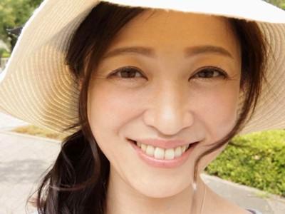 【四十路・人妻】透明感あふれる可憐な奥様！久しぶりの生中出しセックスで乱れ咲く熟女おばさんが絶叫ハメ撮り！
