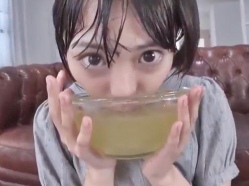 【閲覧注意】黒髪ショートヘアの美少女が大量のおしっこをぶっかけられるシーン集【七海ゆあ】