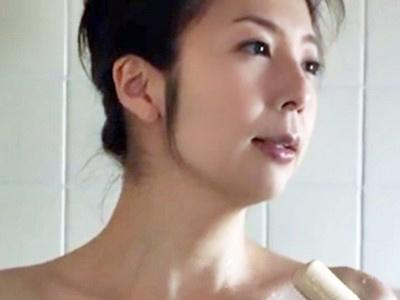 《ながえスタイル/人妻/寝取られ》欲求不満が募り、隣人とセックスした巨乳美熟女！それを知った近所の男にも抱かれる不貞妻！
