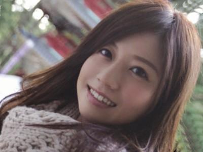 《不倫温泉旅行》アラサー人妻の美人奥さんをダメもとで誘ったらまさかのOK！スレンダー美乳の美魔女素人と背徳セックス旅！