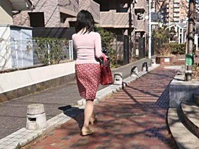 《人妻凌辱》帰宅途中の熟女を連れ去り監禁！痴漢魔2人組による強制イラマチオレイプとクンニバイブ責めで蹂躙されるおばさん