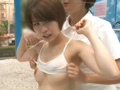 【マジックミラー号】りさ21才 子どもが欲しい人妻限定！母乳マッサージでスポブラが上がりすぎて乳首ポロリ！《素人/盗撮》