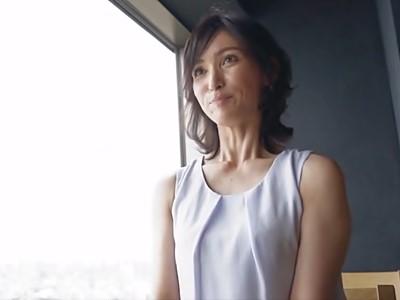 ■素人四十路不倫『専業主婦です♡』乳輪まで美白♥♥45才の美貌人妻がふわふわオッパイを揺らして浮気セックス堪能♡【素人】