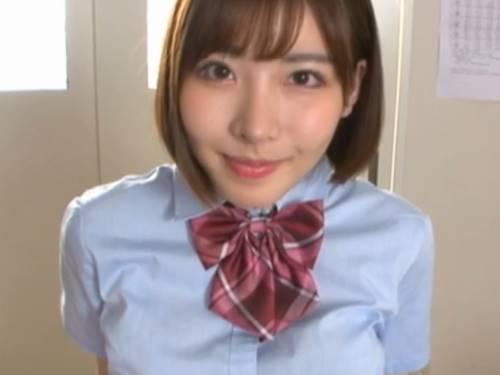 【深田えいみ】「すごいビクビクしてる」巨乳制服美少女JKがパンチラ！ニーハイブルマ体操着姿で足コキ！教室で生ハメ3P！