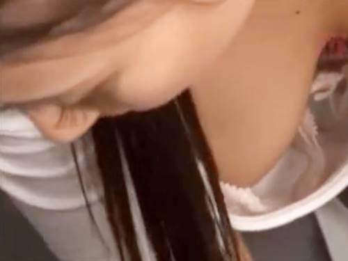 【オッパイ】美しいお姉さんたちの胸元から覗く巨乳おっぱいポロリの胸チラフェチシーン集