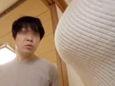 義理の妹のオッパイがすごい…！！隠していた爆乳が兄にバレた人妻＜巨乳・おっぱい＞