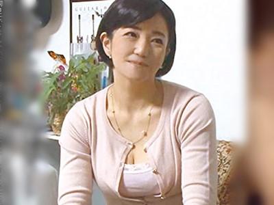 《熟女人妻ナンパ》潮吹きするほど敏感♡巨乳美人なパートの奥さんマ●コに抜き差し！絶叫アクメ顔で寝取られる四十路美魔女！