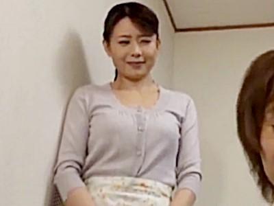 《三浦恵理子×お受験ママ》人妻熟女おばさん凌辱！悪徳教師たちに毎日のようにハメられている巨乳美人お母さん！！