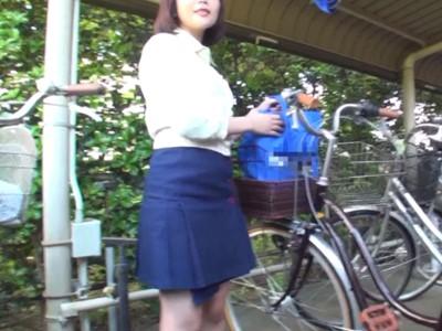 赤ちゃんを出産して巨乳おっぱい化したキュートな人妻ナンパ♡三十路の可愛いおばさんママチャリ団地妻を口説いてホテルへ！