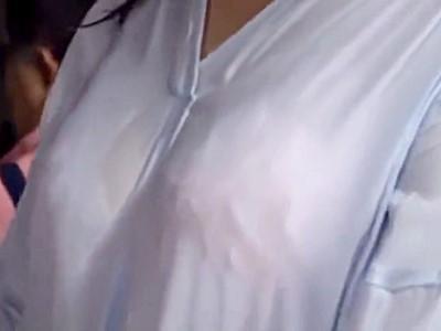 《熟女痴漢》汗で下着も濡れ透けたムンムンの色気美淑女おばさんに強引なチ〇ポ押し付けからのバックピストンレイプ！