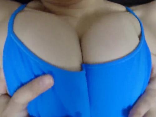 【色白ロリ】童顔美少女だけど胸は爆乳！ふわふわおっぱいでパイズリご奉仕してくれる巨乳っ娘【個人撮影】