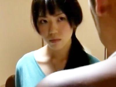 《ヘンリー塚本》オナニーを父親に見られた美少女娘が強引にレイプされるも感じてしまい欲しがる近親相姦！！