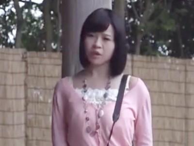 ホームレスに堕ちた人妻！巨乳でセレブな美熟女奥様が野外生活者の精子が溜まった汚チ〇ポにしゃぶりつく！【3P乱交】