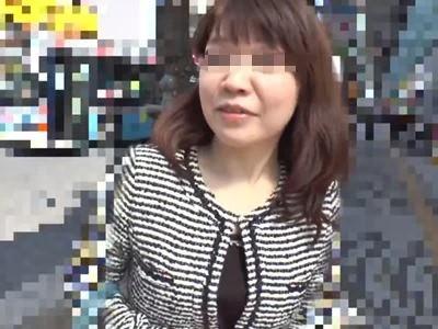 ■熟女ナンパ■商店街で見るごく普通のおばさんを軟派♡平凡ながらSEXの時には変貌するド淫乱人妻のギャップ萌え浮気SEX！