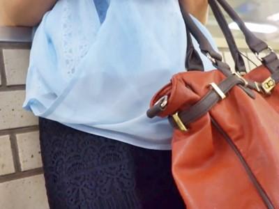 ■人妻ナンパ『ご飯行こうかなって…』道ばたで拾った三十路手前のアラサー奥様！28才ショートヘア美人の浮気熟女に中出し！