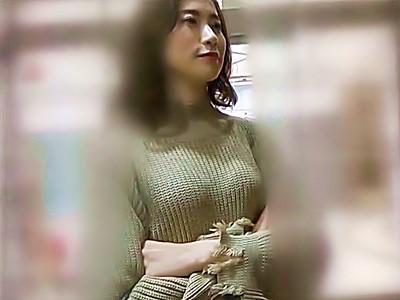 ■人妻ナンパ『けっこう歳ですよ♡』五十路前とは思えぬ47才♥♥美乳と美貌の素人熟女マダムと食事の後に浮気セックス♡！