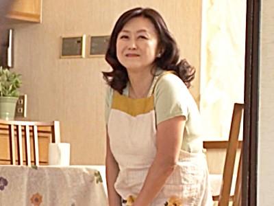 《関美樹・嫁の母》優しそうなお義母さんはムッチリ巨乳の四十路熟女♥イケないけれど一線を越えちゃう！【人妻/寝取られ】