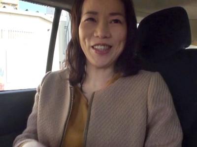 《五十路人妻》『こんなおばさん誰が見ますか？』大阪の53歳美熟女！息子に言われて寝取られに来た巨乳美魔女ナンパ！！