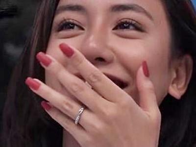 「今までイッたこと無いんです」美魔女アラサー人妻！巨乳な美人奥様が手マン鬼責めでお漏らし大量潮吹き初イキ体験！！
