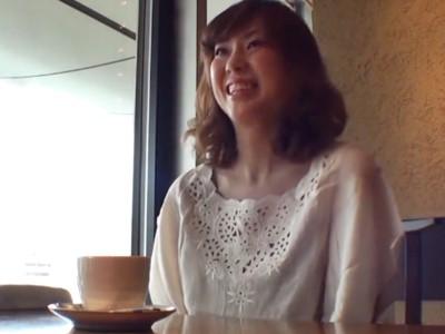 人妻『私で大丈夫ですか♥♥』アラサー専業主婦の美熟女奥さん♡ブログで知り合った美乳嫁が他人棒で悶える不倫セックス！