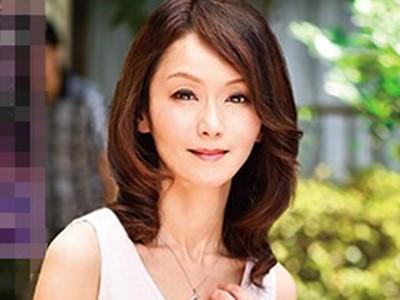 《五十路熟女/近親相姦》息子とのSEXに溺れた淫乱人妻！『こんなに出ちゃったの…？』ヨガリ狂う巨乳母に種付け中出し！