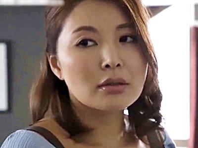 《ながえスタイル×熟女》誰でもいいからSEXがしたい人妻！オナニー中に現れた宅配業者をノーパンで淫らに誘惑！
