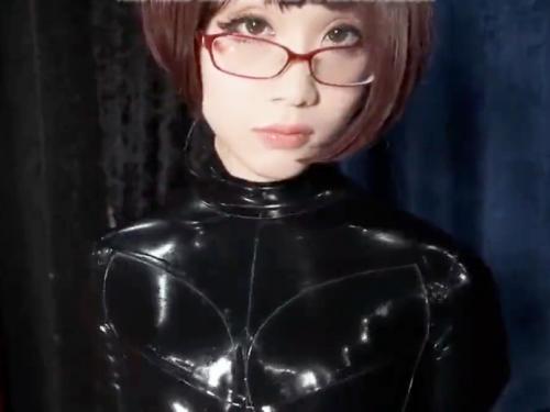 【北見えり】コスプレ眼鏡美女のラバースーツがエロい！身体のライン出まくりのピタッと張りついたおっぱいお尻がいやらしい痴女