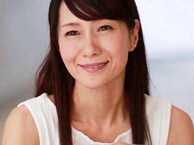 【五十路・熟女】若く美しい人妻！54歳には見えない本物奥さんが人生後半の青春に憧れてAVデビュー！！