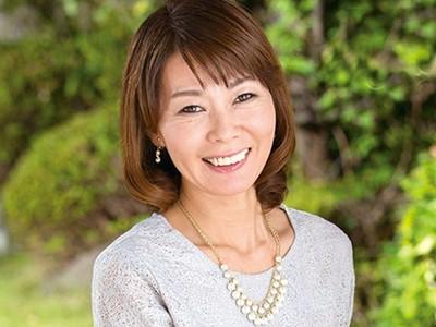 《五十路/初撮り》『満足したいんです…//』息子のAVを見て発情した熟女人妻！オナニーでは我慢できずにAV出演！