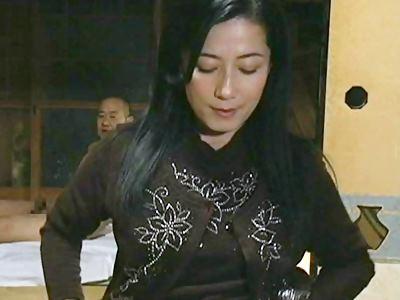 《ヘンリー塚本》親子丼セックスドラマ 身体にハンデを持つ熟女母と巨乳の娘を交互にハメまくる絶倫男！【人妻/お母さん】