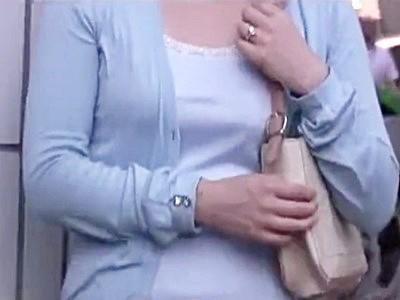 《美肌・色白人妻ナンパ》お美しい街角の美熟女おばさんに突撃！色気あるスレンダー美人奥様を口説いて浮気セックス！！