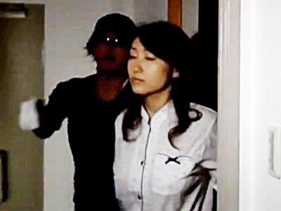 《昏睡レイプ》物音で起きた人妻をクロロホルムで強姦！拘束された夫の隣で最後まで犯される熟女奥様…！【痴漢・睡眠姦】