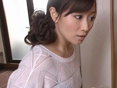 《童貞キラー熟女》息子の友達がチェリーだと知ったスケベ人妻が目の色変えてショタ喰い中出しww【川上ゆう】