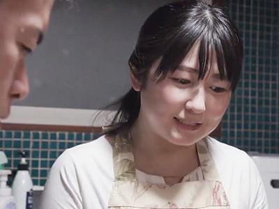 『こんなおばさん…興奮しないわよね？』継母になった熟女人妻を息子が近親相姦！ズブズブの親子不倫に堕ちる義母ドラマ！