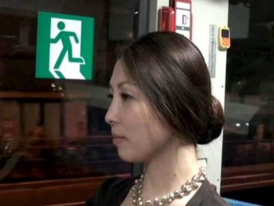 【ヘンリー塚本】母という淫らな生き物…良妻賢母なハズの熟女母が息子や他人と背徳の不倫セックスに溺れてしまう《人妻》