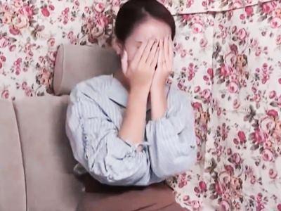 ■人妻ナンパ『生理前だから！』貞淑を貫く四十路目前の熟女が下半身を露出し不倫SEX！子宮出し入れに喘ぐ奥さまに中出し♡