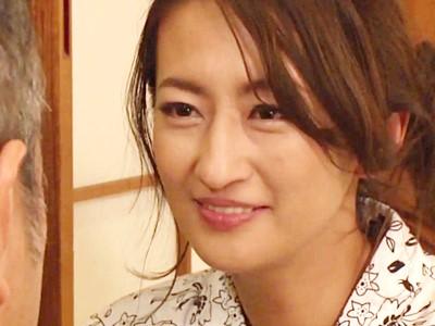 《近親相姦ドラマ》義父と再婚した人妻お母さん！夫も息子もたぶらかす妖艶フェロモンと巨乳おっぱいで家族とヤリまくる美熟女母