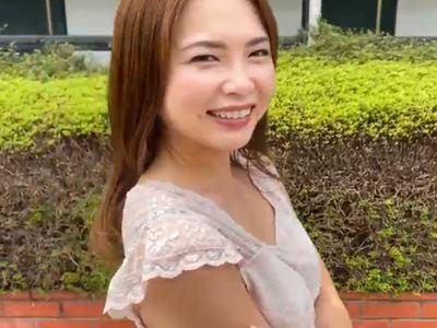 《人妻筆おろし》三十路の清楚熟女妻が心から女性を求める童貞大学生とのマッチングをお願いして濃厚フェラチオ中出しSEX！！