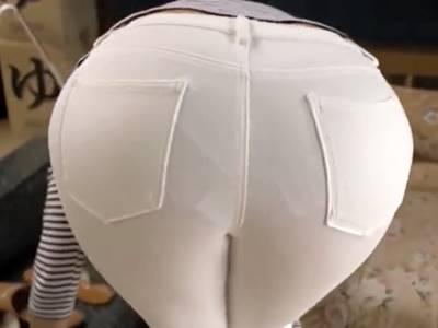 ピタパン美尻、美味しそうな桃尻！友達の彼女のお尻に興奮しバックで犯してしまった痴漢男！＜寝取られ×お姉さん＞