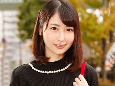 【人妻ナンパ】29歳美魔女！出産して乳輪のくすみが気になる美巨乳オッパイ奥様をマジックミラー号で刺激マッサージ♡