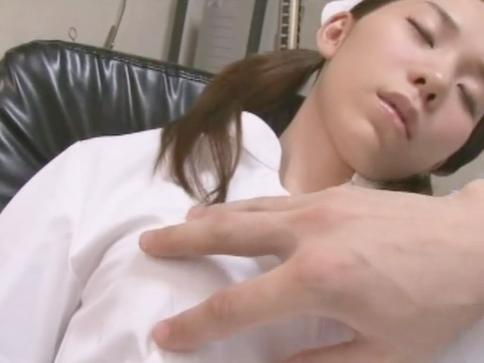 【痴漢】睡眠中の美人ナースが起きないようにブラジャーやスカートをめくり乳首と純白パンティ露出させオナニー顔射ぶっかけ！