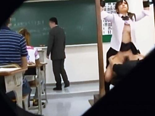 ◆さとう遥希◆授業中に男子生徒の中出し公衆便所として拘束凌辱される美少女JKが切なすぎる…。