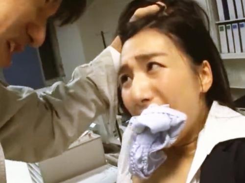 ◆古川いおり◆用務員のおっさんが社長令嬢を鬼畜レイプ！さらに証拠画像をネタに脅され性奴隷に調教されていく美人OL