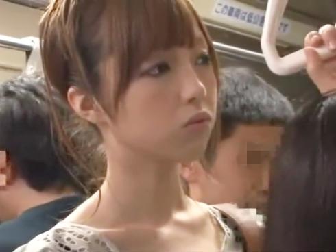 【痴漢】たれ目が可愛い20代の巨乳CAさんが性被害に…！変態キモオヤジたちに狙われ汚いチ〇ポで凌辱されてしまう